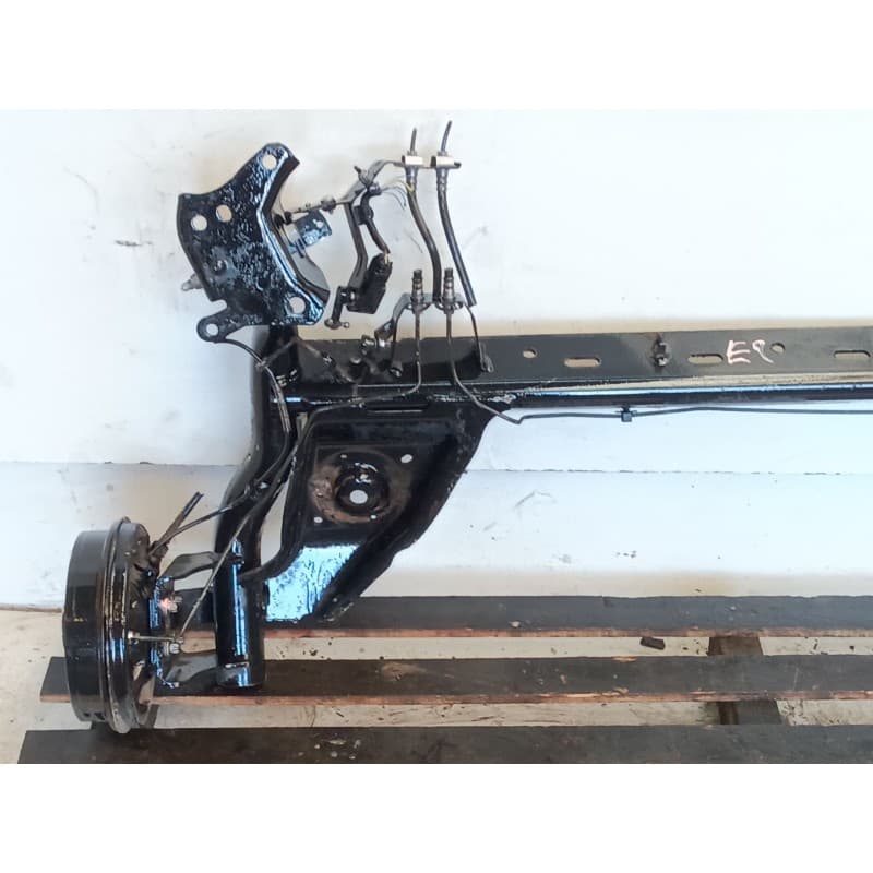 Recambio de puente trasero para renault clio iv limited referencia OEM IAM - Blanco 2