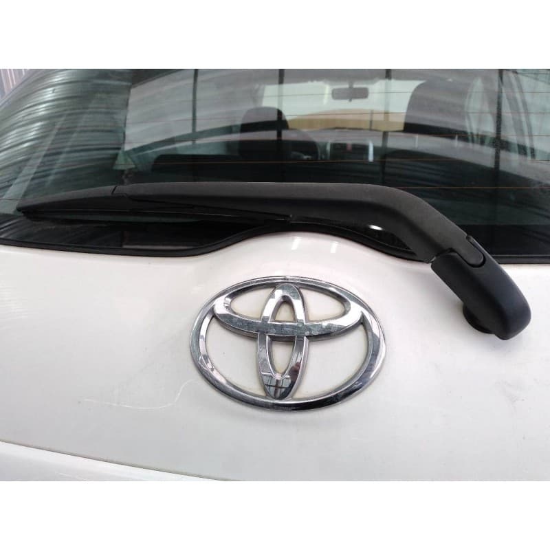 Recambio de brazo limpia trasero para toyota auris active referencia OEM IAM - Blanco
