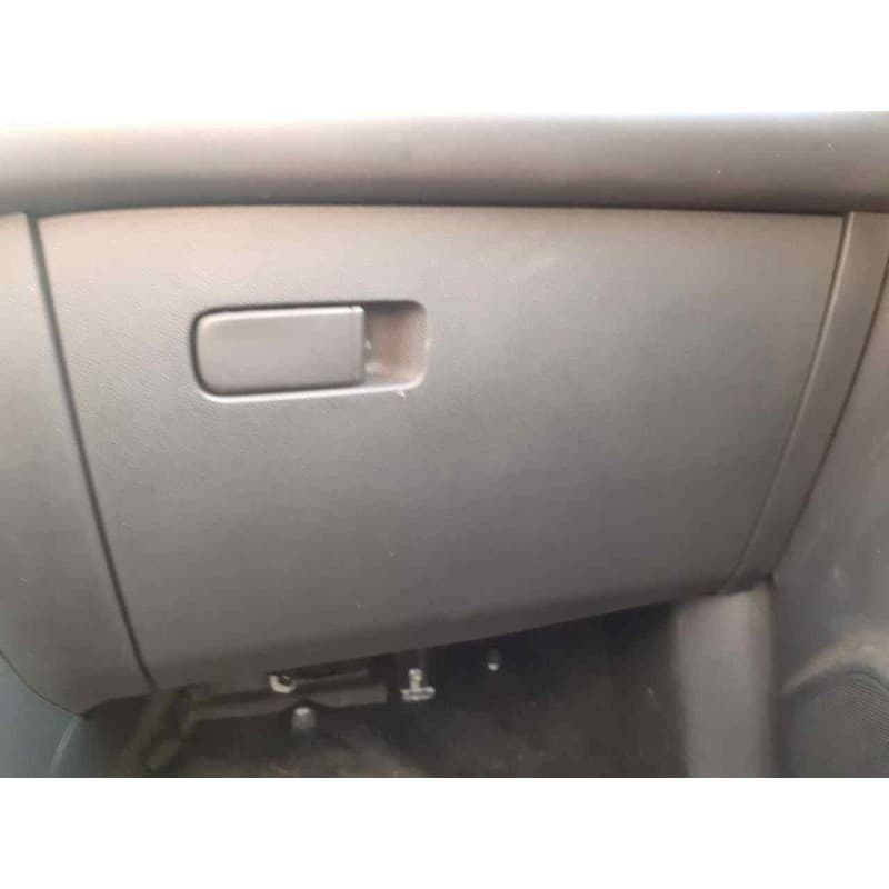 Recambio de guantera para mg zs luxury referencia OEM IAM - Blanco