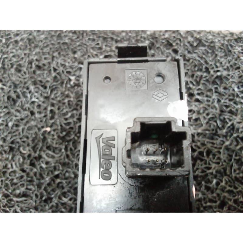 Recambio de warning para renault kangoo expression referencia OEM IAM   VALEO - Blanco 4