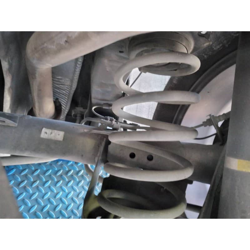 Recambio de muelle amortiguacion para toyota auris active referencia OEM IAM - Blanco 2