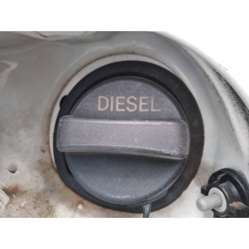 Recambio de tapon combustible para toyota auris active referencia OEM IAM - Blanco
