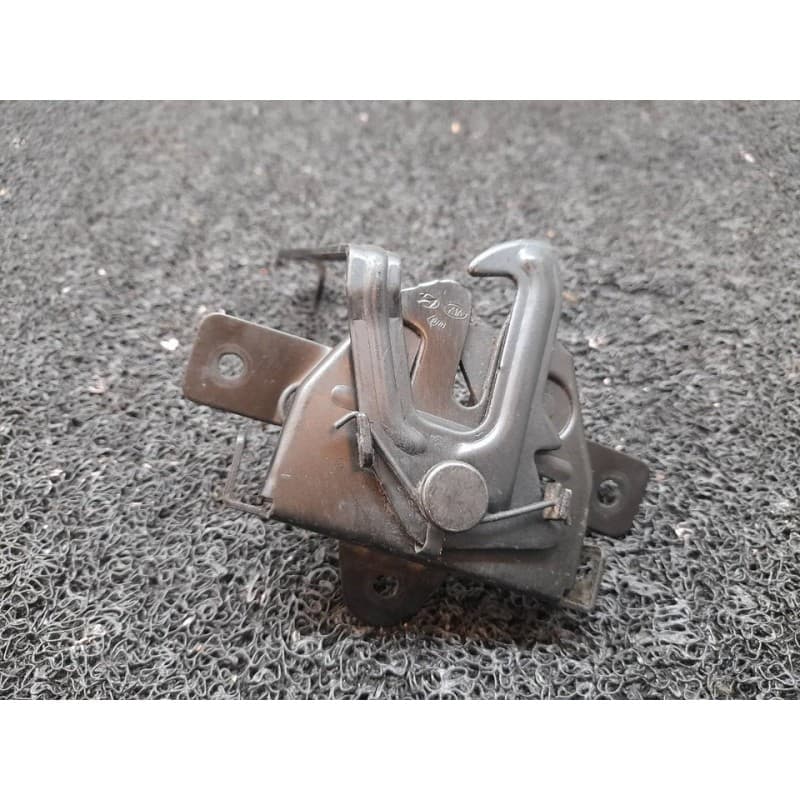 Recambio de cerradura capo para hyundai i20 classic referencia OEM IAM - Negro 2