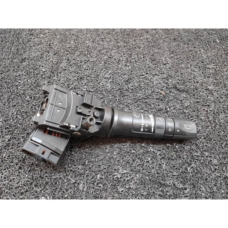 Recambio de mando limpia para hyundai i20 classic referencia OEM IAM 202007358 - Negro