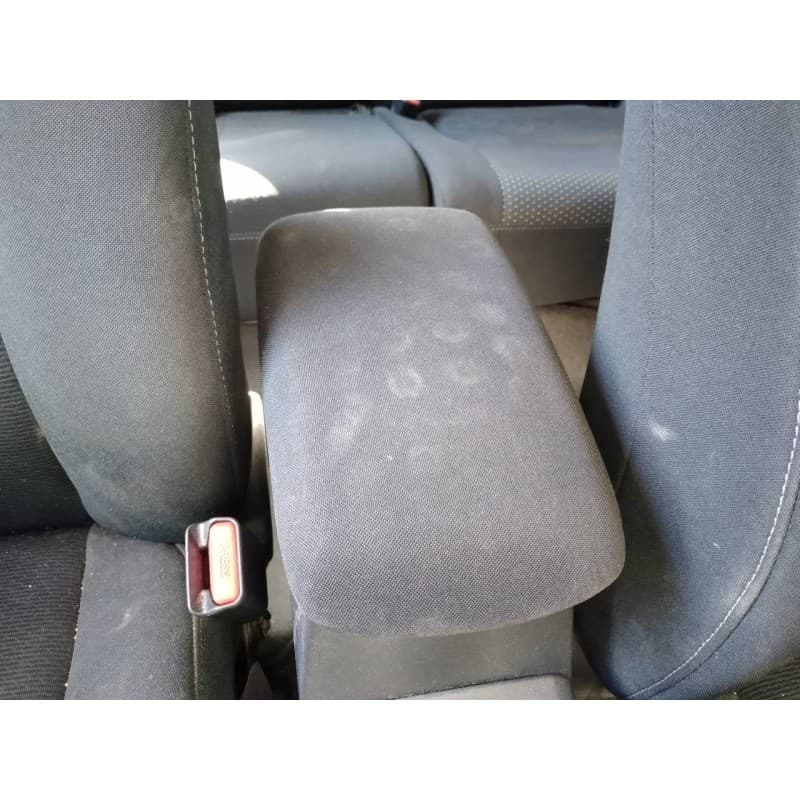 Recambio de apoyabrazos central para toyota auris active referencia OEM IAM - Blanco 3