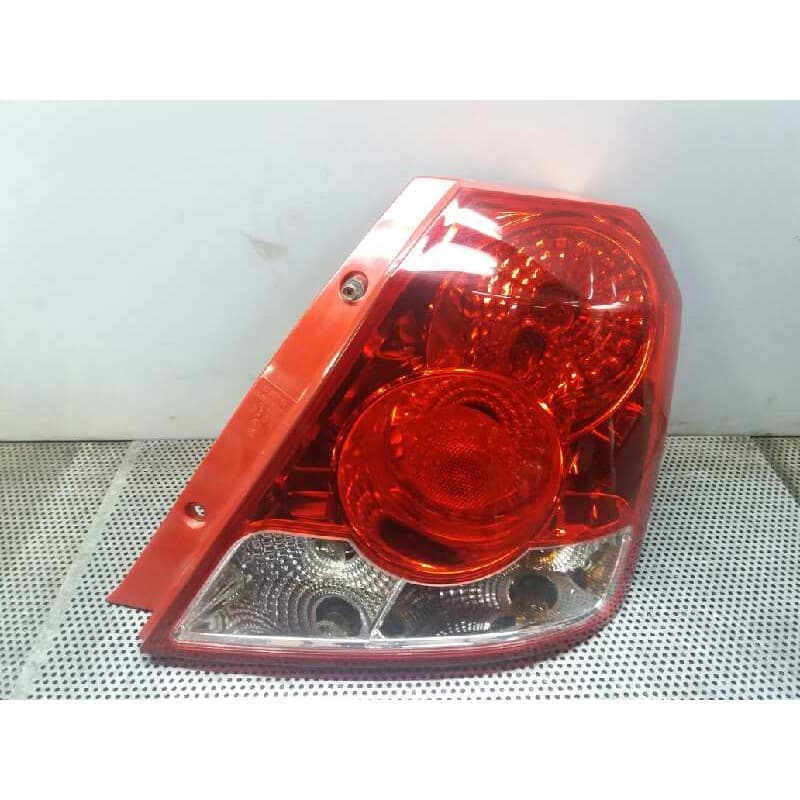 Recambio de piloto trasero derecho para daewoo kalos 1.2 se referencia OEM IAM - Rojo