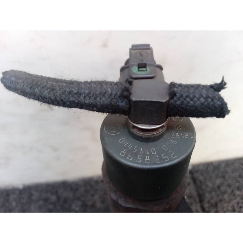 Recambio de inyector para volvo s60 berlina d5 referencia OEM IAM 0445110078 4