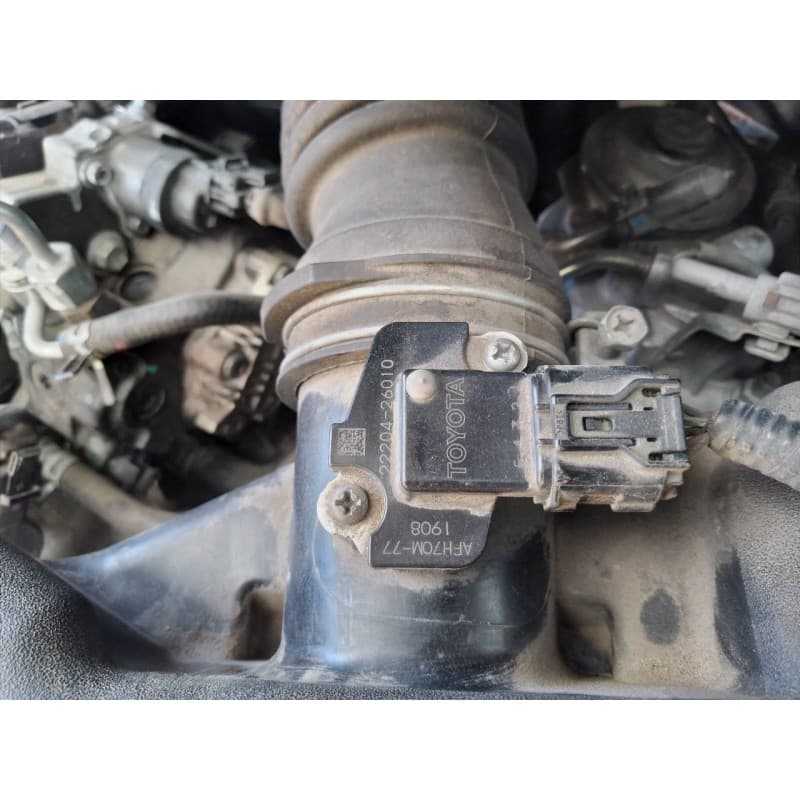 Recambio de caudalimetro para toyota auris active referencia OEM IAM 2220426010 - Blanco