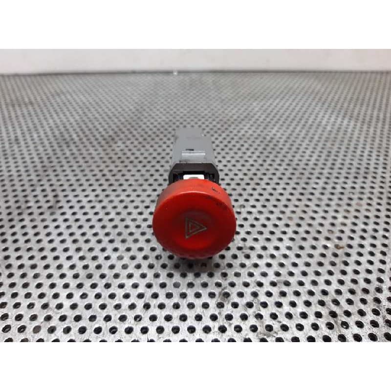 Recambio de warning para daewoo kalos 1.2 se referencia OEM IAM - Rojo