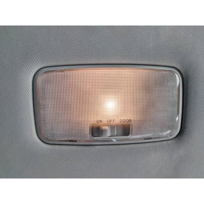 Recambio de luz interior para toyota auris active referencia OEM IAM - Blanco