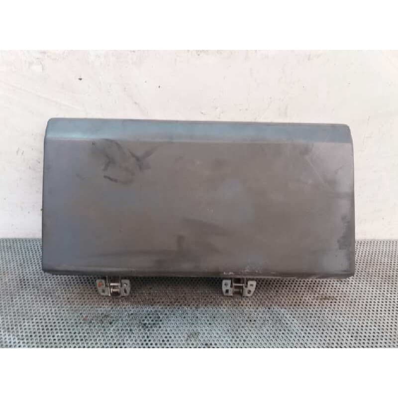 Recambio de guantera para nissan trade 2.8d referencia OEM IAM - Blanco