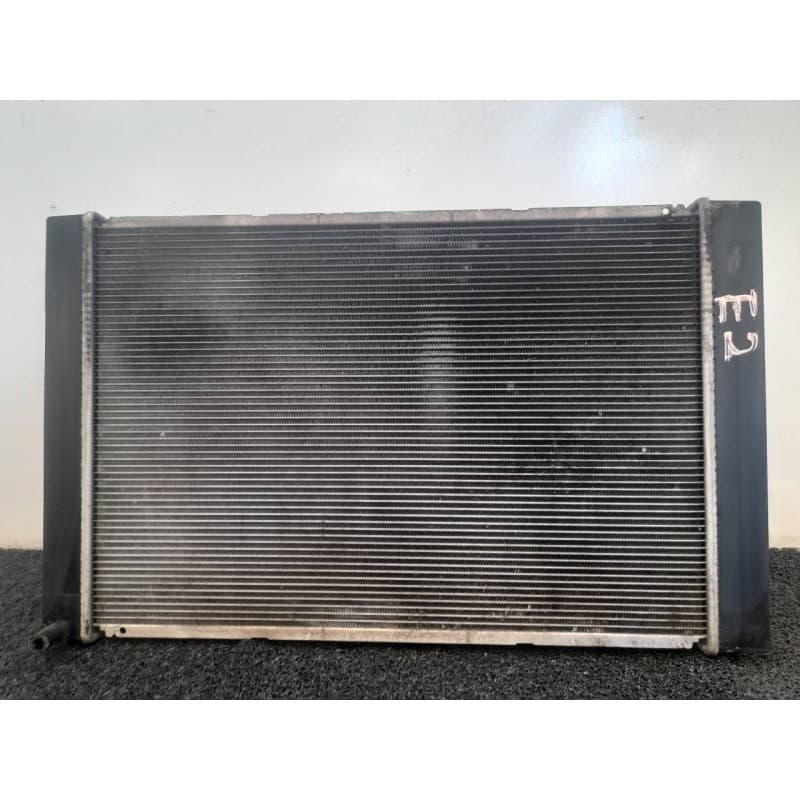 Recambio de radiador agua para toyota auris active referencia OEM IAM - Blanco