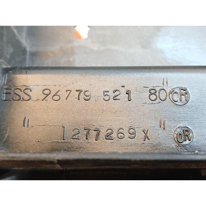 Recambio de panel frontal para citroën c3 feel referencia OEM IAM 9677952180 - Gris 2