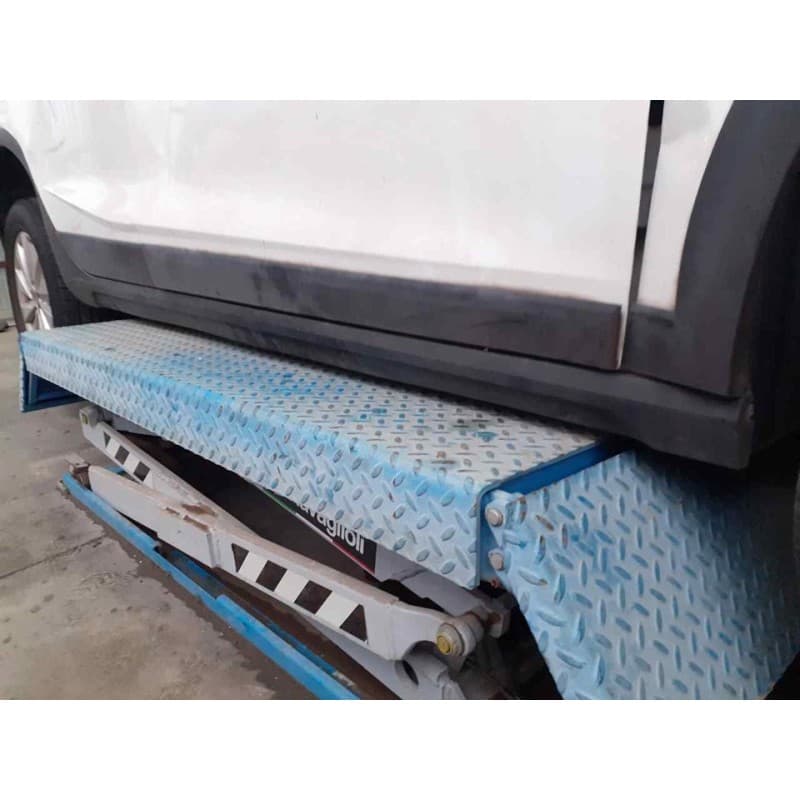 Recambio de faldon lateral para seat arona xcellence edition referencia OEM IAM - Blanco