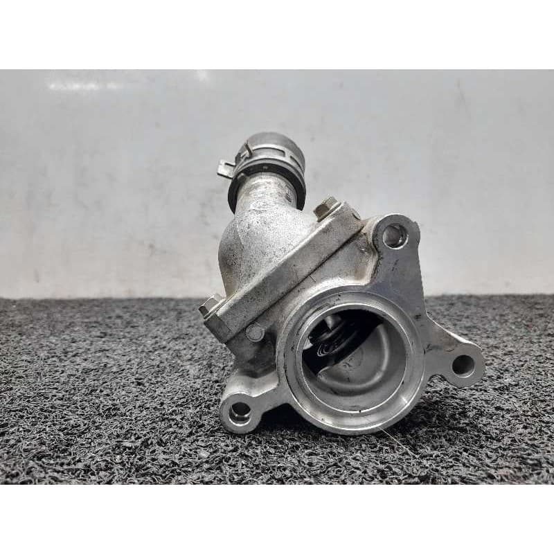 Recambio de termostato para toyota auris active referencia OEM IAM - Gris
