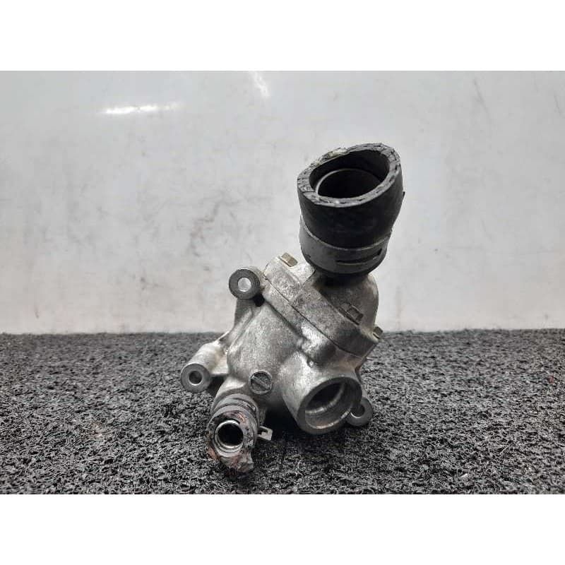 Recambio de termostato para toyota auris active referencia OEM IAM - Gris 2
