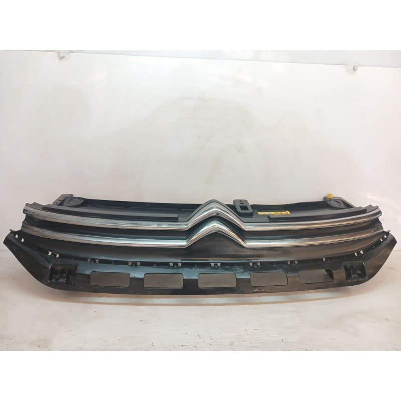 Recambio de rejilla delantera para citroën c3 feel referencia OEM IAM 9812063477 - Gris