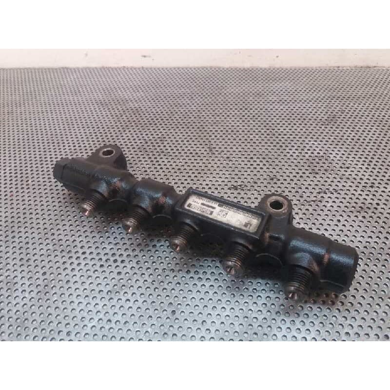 Recambio de rampa inyectora para peugeot 207 xs referencia OEM IAM - Rojo
