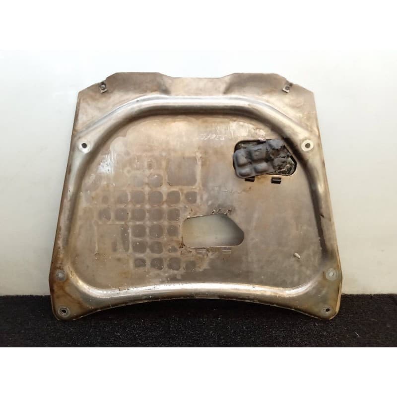 Recambio de cubrecarter para bmw x5 (e53) 3.0d referencia OEM IAM 31101095656 - Gris