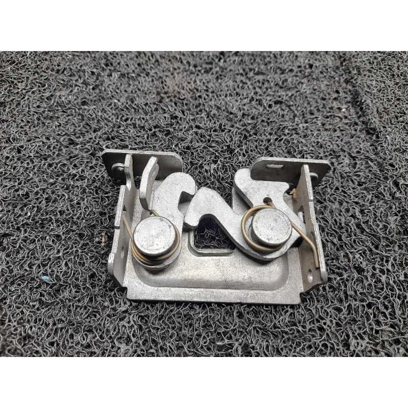 Recambio de cerradura capo para bmw serie 3 berlina (e90) 320d referencia OEM IAM - Gris