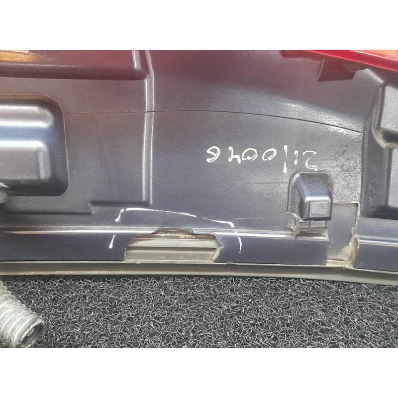 Recambio de aleron trasero para citroën c4 picasso sx referencia OEM IAM 3