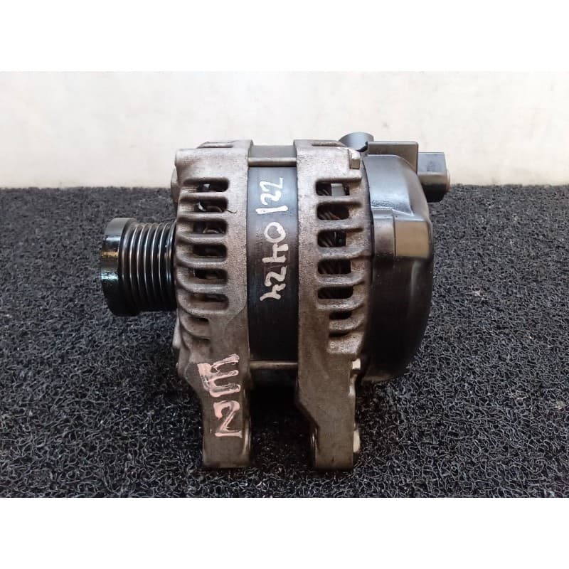 Recambio de alternador para ford b-max titanium referencia OEM IAM CV6T10300BC - Blanco