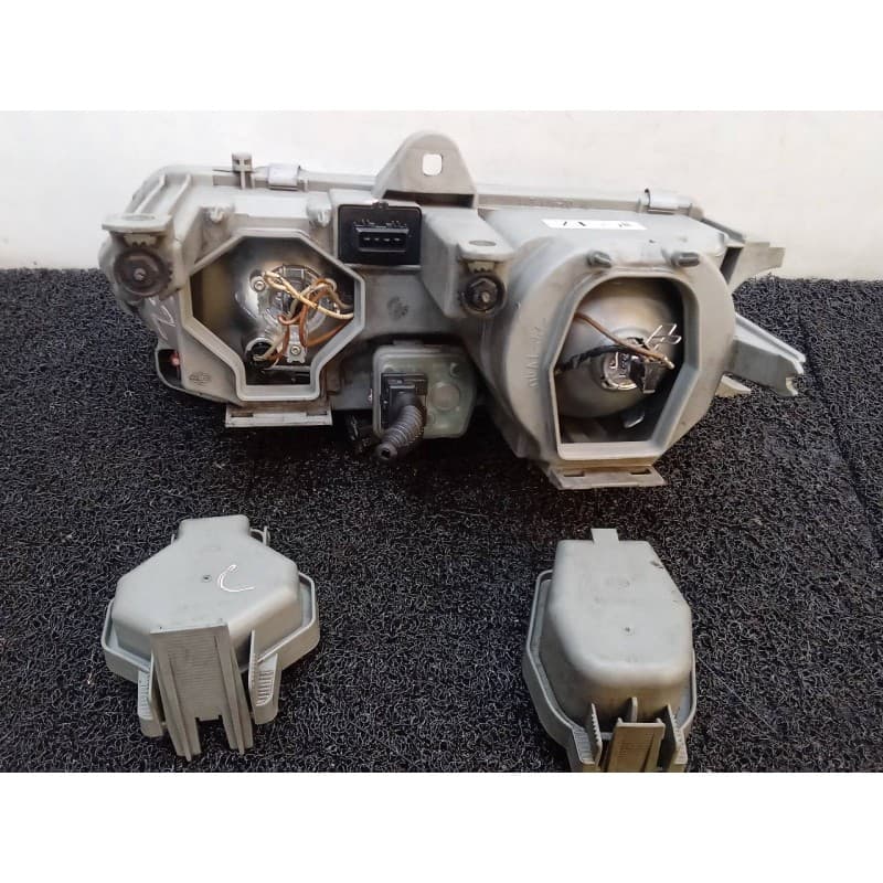 Recambio de faro derecho para alfa romeo 145 1.6 t.spark referencia OEM IAM 3