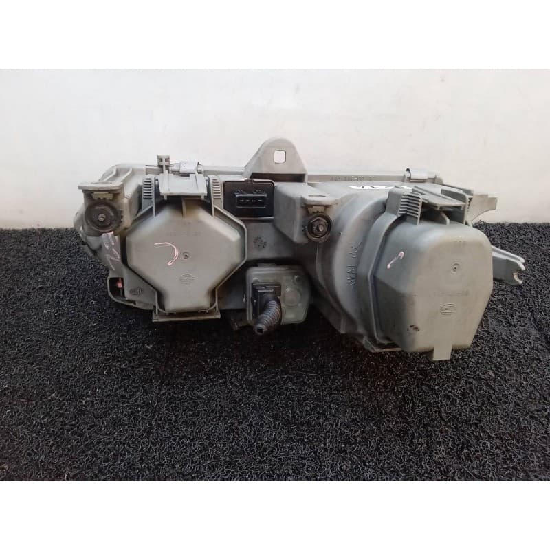 Recambio de faro derecho para alfa romeo 145 1.6 t.spark referencia OEM IAM 4