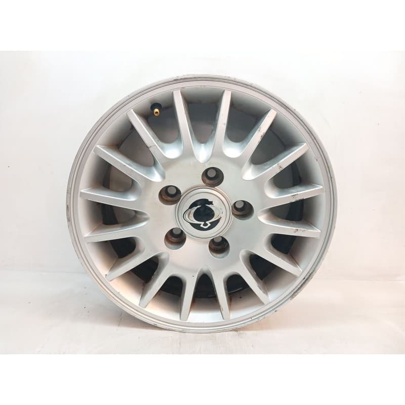 Recambio de llanta para ssangyong rodius xdi referencia OEM IAM 4173021320 - Blanco