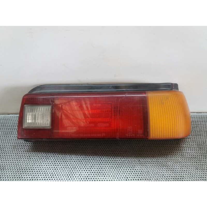 Recambio de piloto trasero derecho para daihatsu charade 1.3 referencia OEM IAM - Rojo