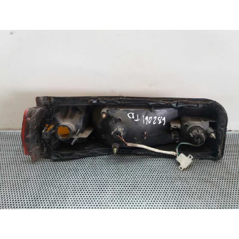 Recambio de piloto trasero derecho para daihatsu charade 1.3 referencia OEM IAM - Rojo 2