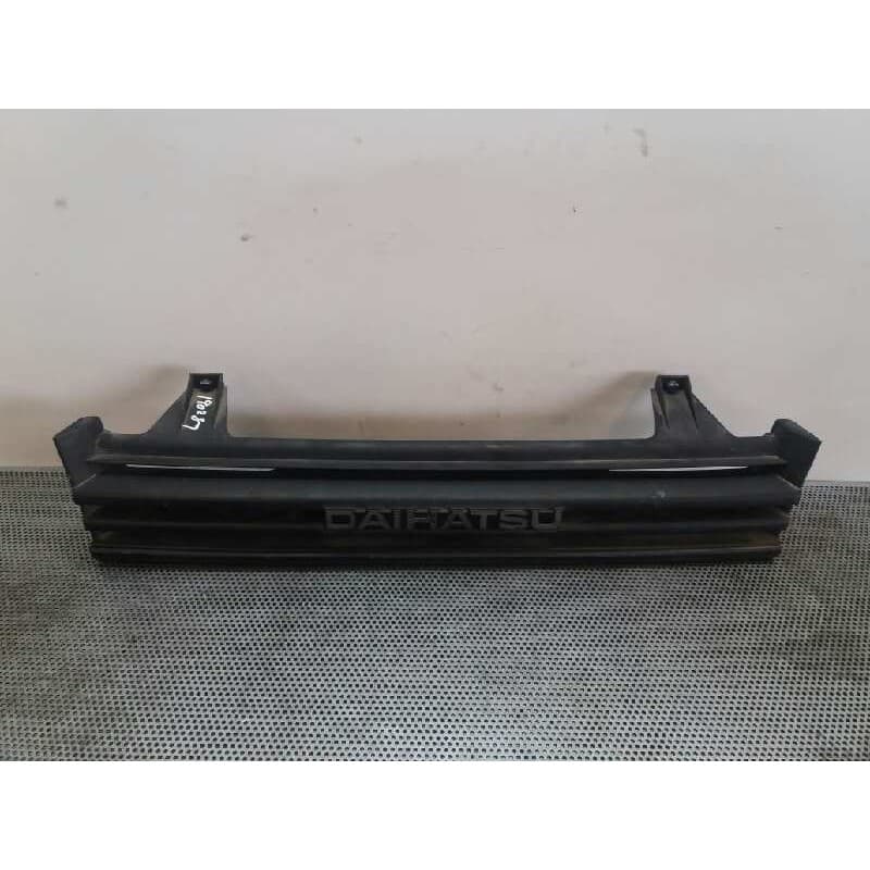 Recambio de rejilla delantera para daihatsu charade 1.3 referencia OEM IAM - Rojo
