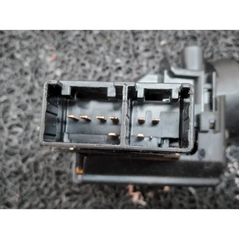 Recambio de mando limpia para toyota yaris ts referencia OEM IAM 17F003LH - Rojo 2