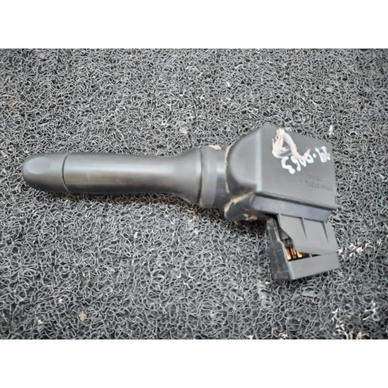Recambio de mando limpia para toyota yaris ts referencia OEM IAM 17F003LH - Rojo 4