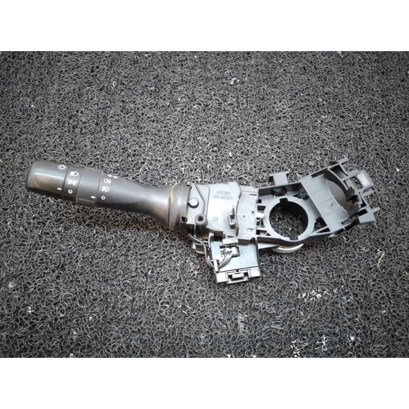 Recambio de mando luces para toyota yaris ts referencia OEM IAM 17F5720D81 - Rojo