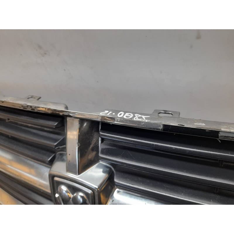 Recambio de rejilla delantera para dodge caliber sxt referencia OEM IAM - Blanco 3