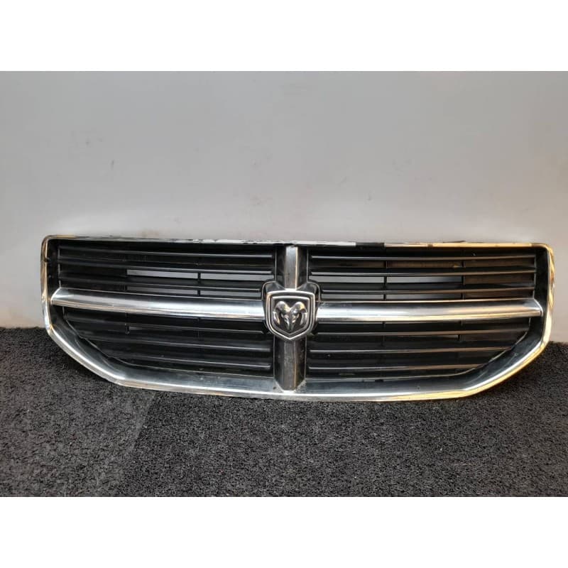 Recambio de rejilla delantera para dodge caliber sxt referencia OEM IAM - Blanco 4