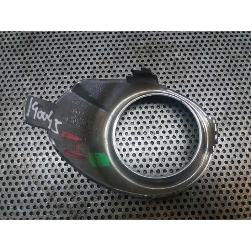 Recambio de molduras delanteras para ford fiesta (cb1) sport referencia OEM IAM - Blanco 2