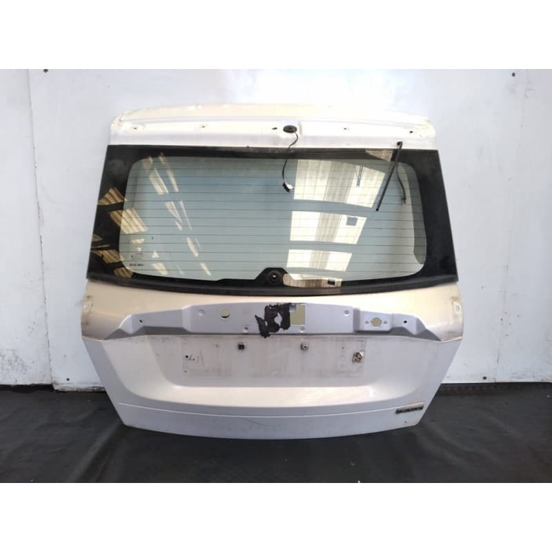 Recambio de porton trasero para dodge caliber sxt referencia OEM IAM - Blanco