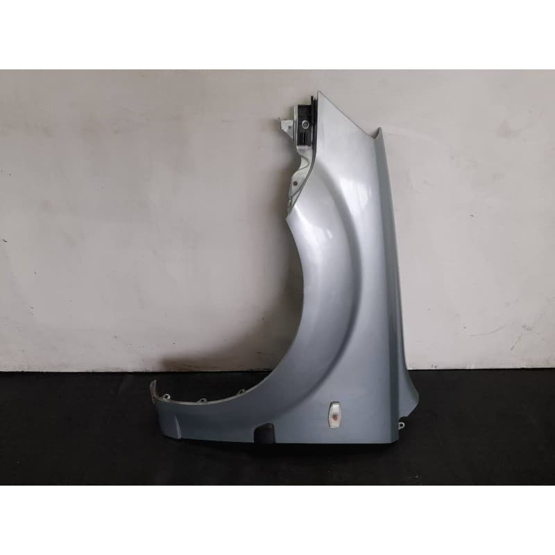 Recambio de aleta delantera izquierda para kia rio 1.6 ex2 referencia OEM IAM