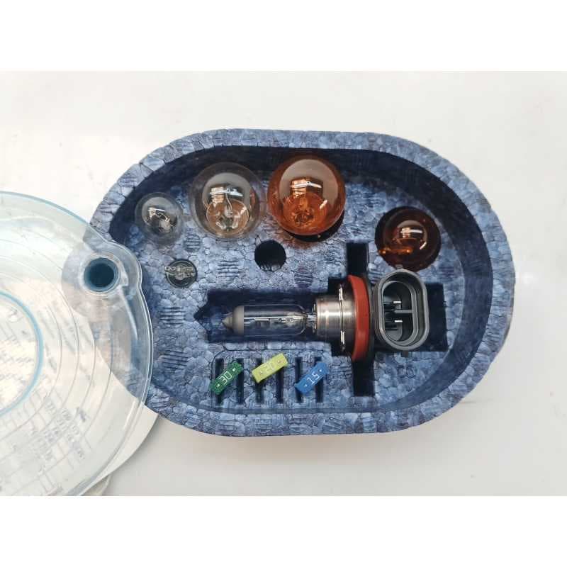 Recambio de bombillas para toyota auris active referencia OEM IAM