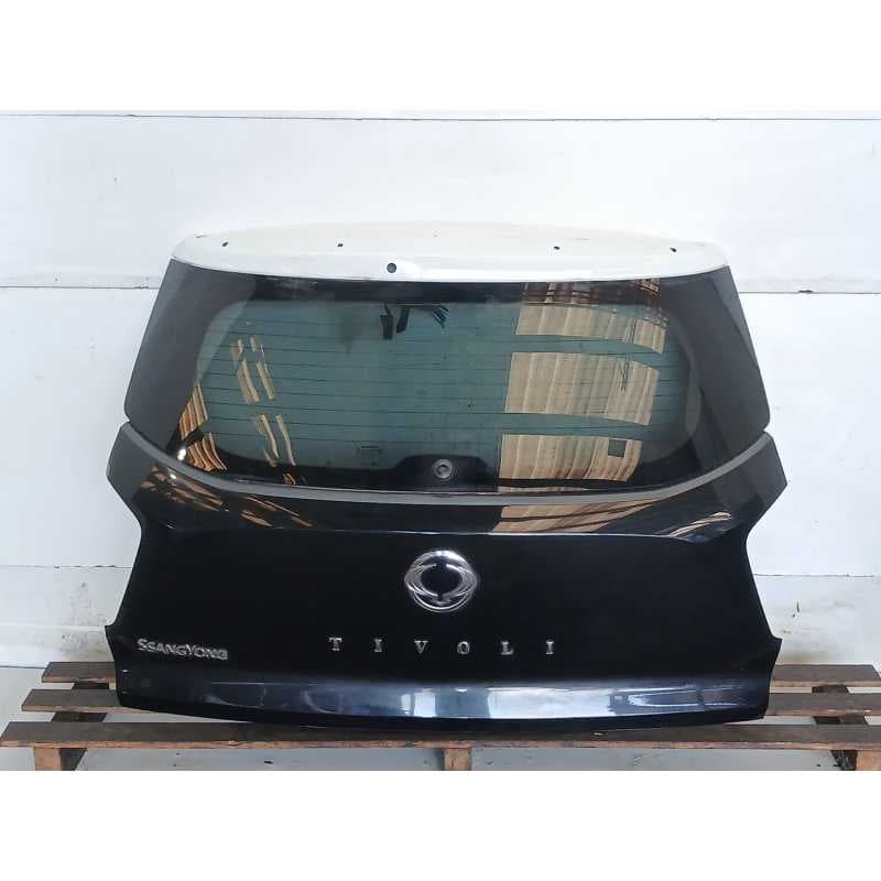 Recambio de porton trasero para ssangyong tivoli limited 4x2 referencia OEM IAM