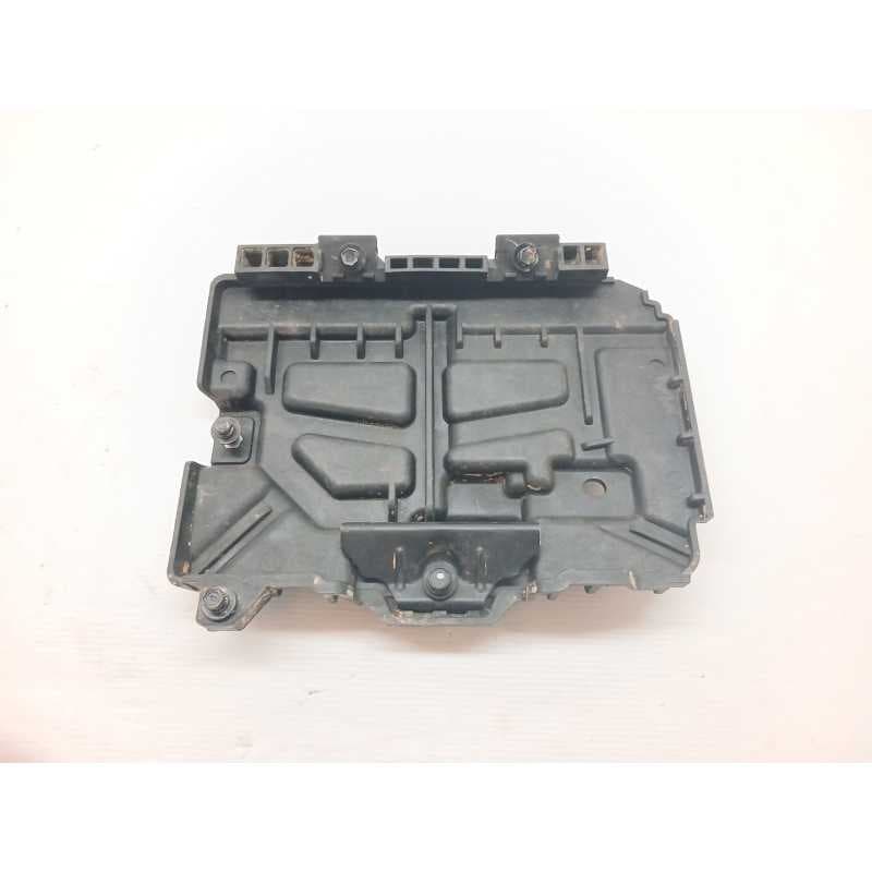 Recambio de soporte bateria para kia xceed referencia OEM IAM 37150J7000 - Negro