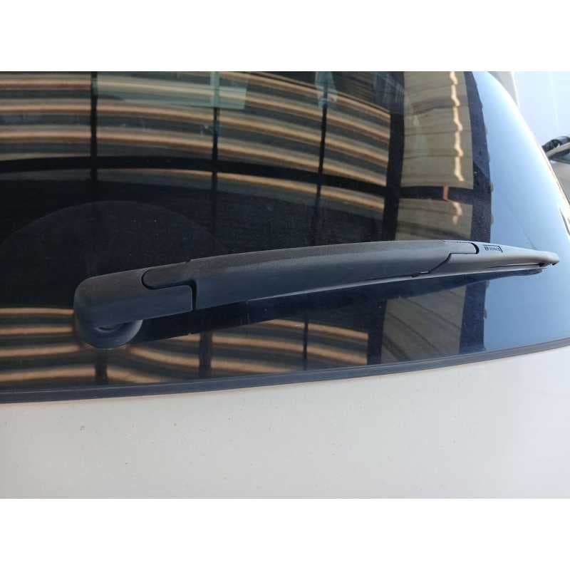 Recambio de brazo limpia trasero para nissan juke (f15) 1.6 referencia OEM IAM - Blanco