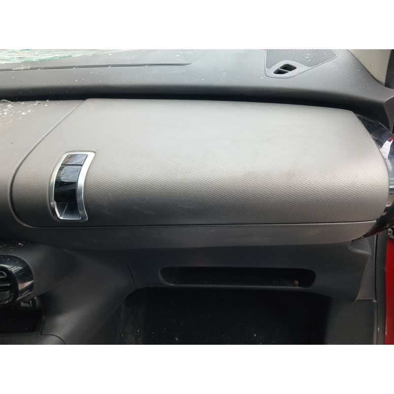 Recambio de guantera para citroën c4 cactus 1.2 thp 110 referencia OEM IAM - Rojo