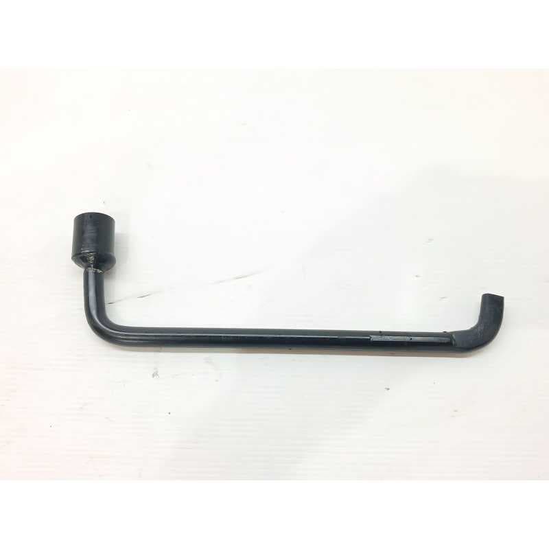 Recambio de llave rueda para citroën c4 cactus 1.2 thp 110 referencia OEM IAM - Rojo 2