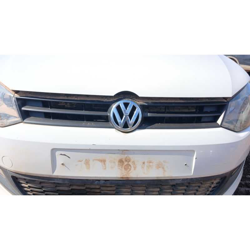 Recambio de rejilla delantera para volkswagen polo (6r1) referencia OEM IAM - Blanco