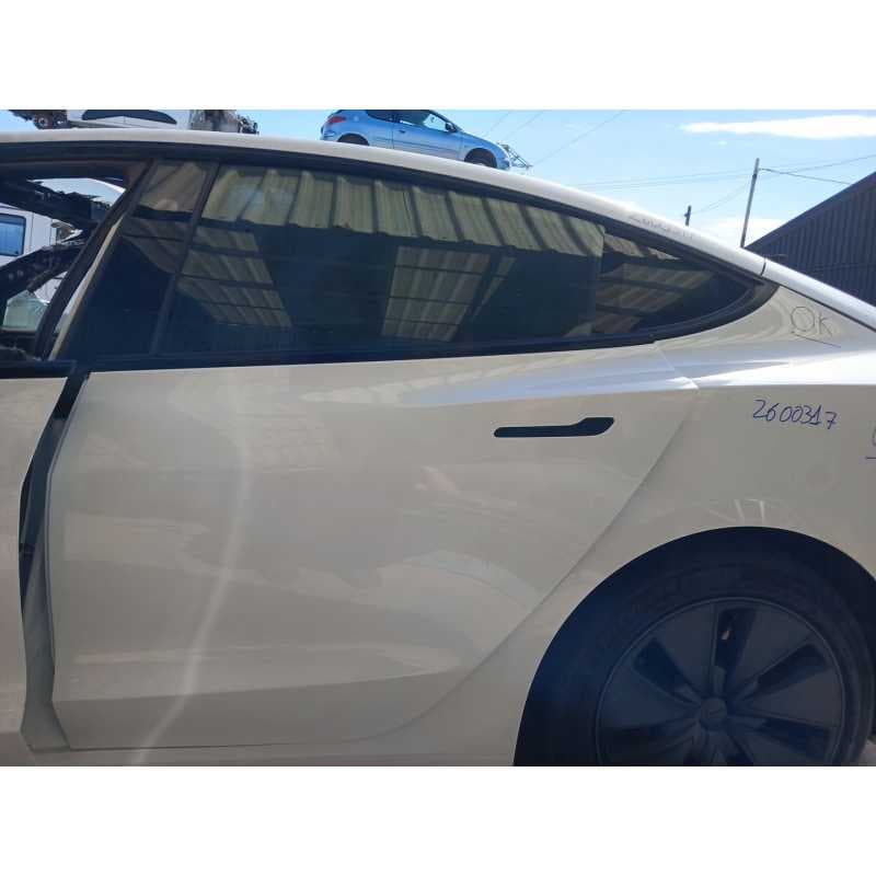 Recambio de puerta trasera izquierda para tesla model 3 ev referencia OEM IAM - Calcinado