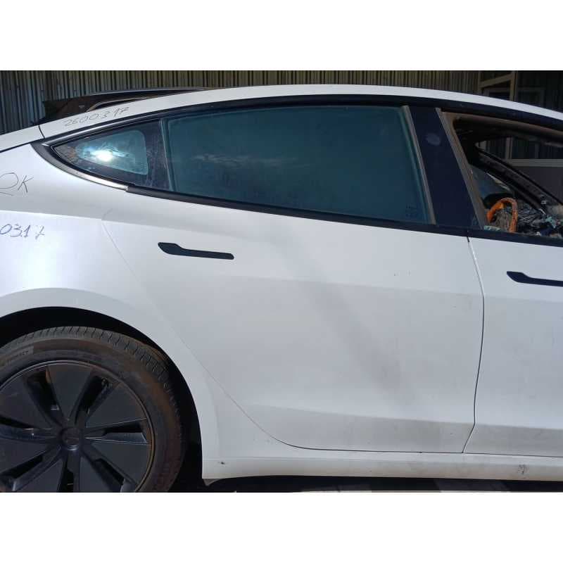 Recambio de puerta trasera derecha para tesla model 3 ev referencia OEM IAM - Calcinado