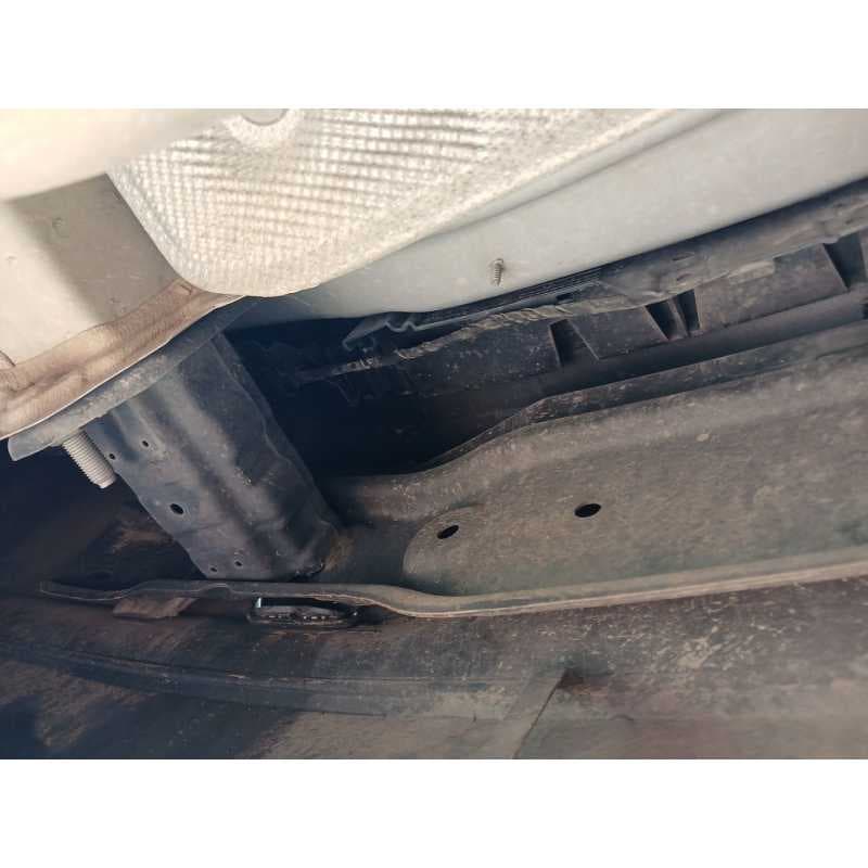 Recambio de refuerzo paragolpes trasero para bmw 1 (f20) 114 d referencia OEM IAM - Gris plata